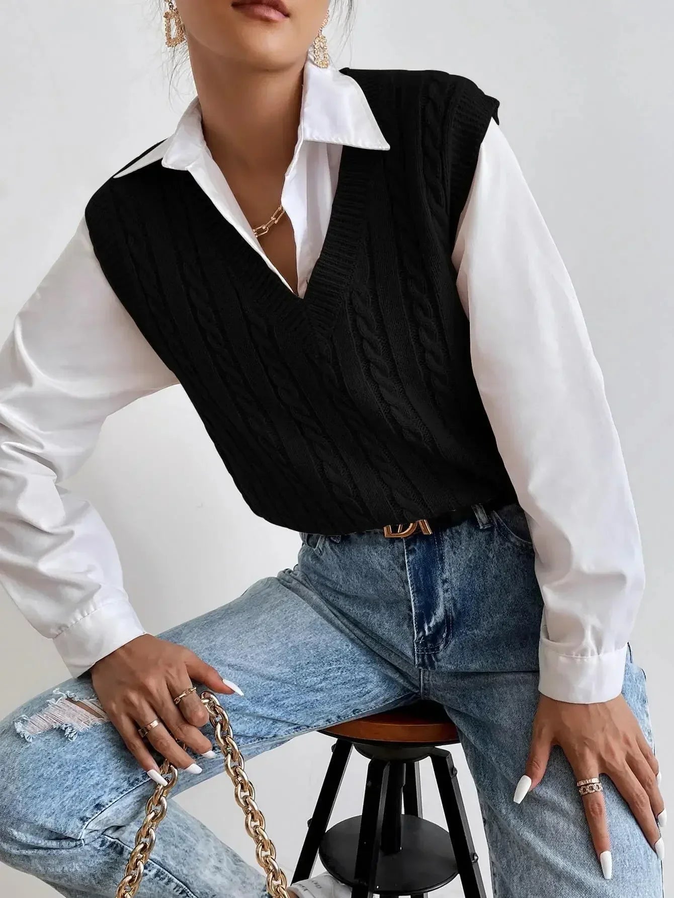 Sleeveless Knitted Pullover