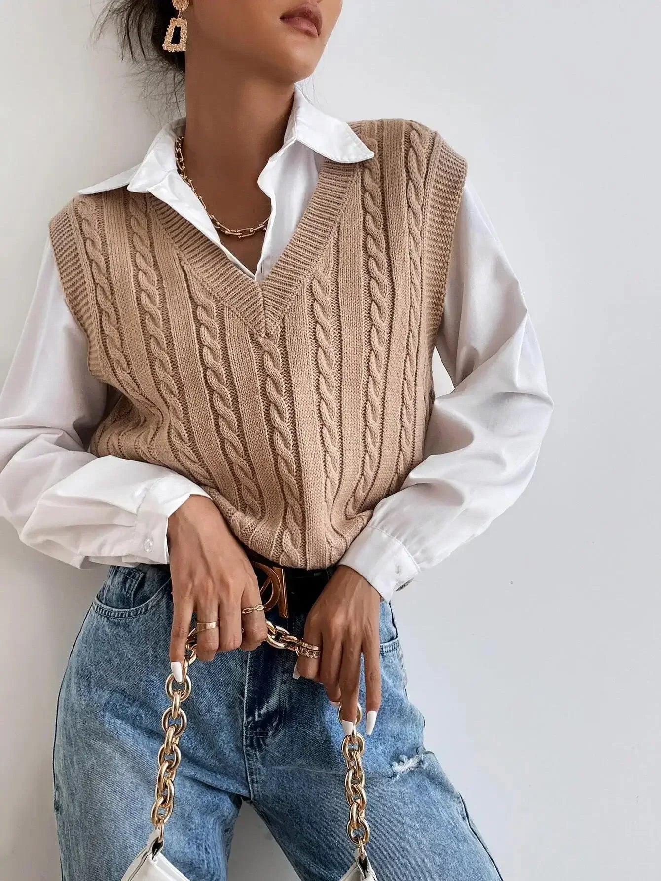 Sleeveless Knitted Pullover