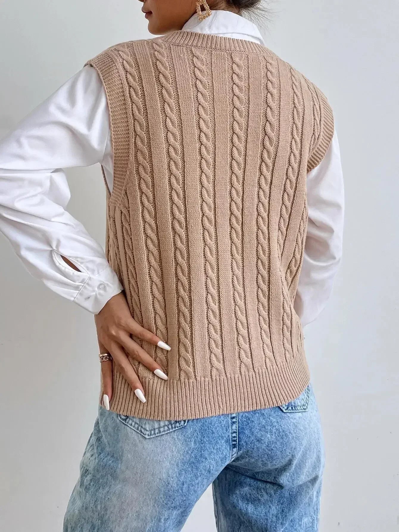 Sleeveless Knitted Pullover
