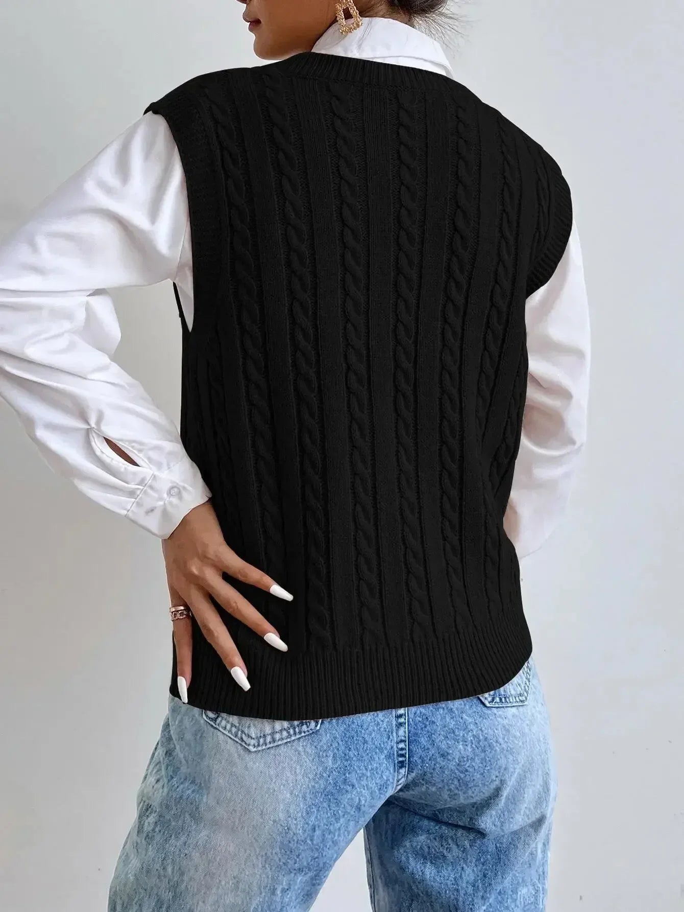 Sleeveless Knitted Pullover